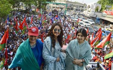 सोनाक्षी सिन्हा ने कहा- सेलेब्रिटी नहीं बल्कि एक बेटी के तौर पर मां की जनसभा में शामिल हुई