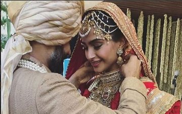 Candid Pics From Sonam Kapoor & Anand Ahuja’s Big Fat Punjabi Wedding