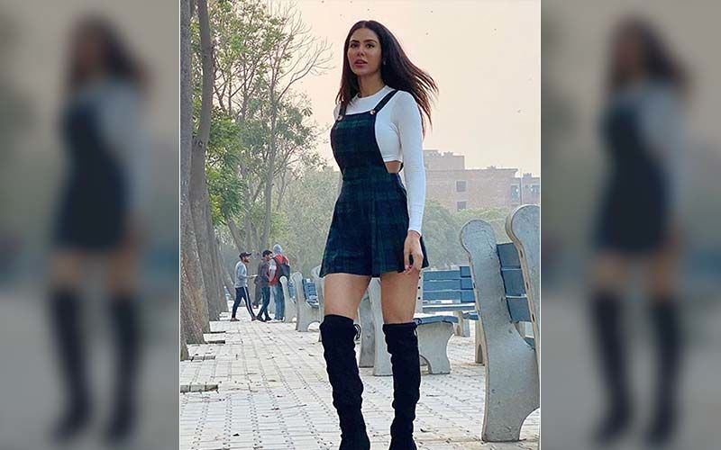 Sonam Bajwa Raises Temperature In Her Latest Winter Outfit, Shares At Instagram