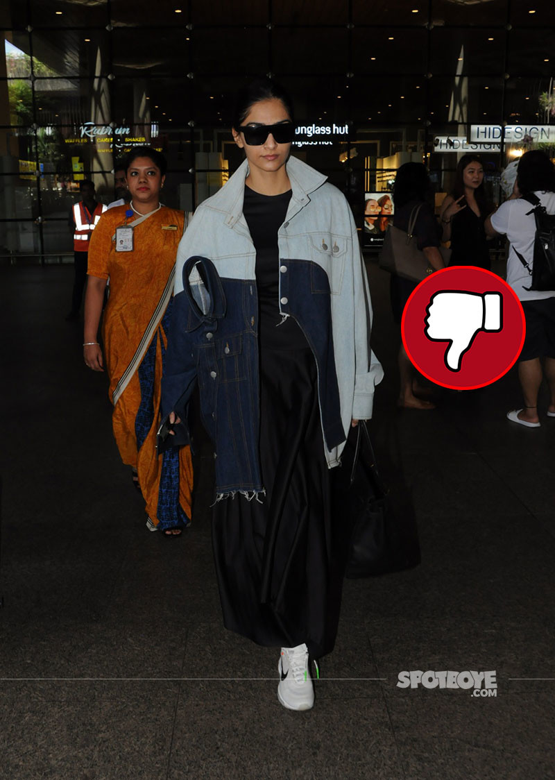 sonam kapoor at mumbai airport