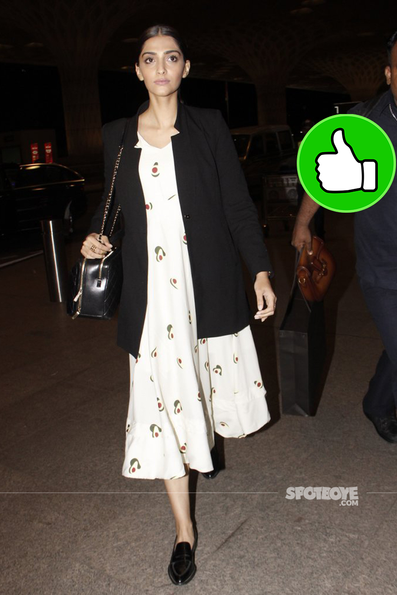 sonam kapoor at the airport