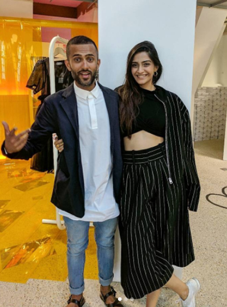 sonam kapoor poses with boyfriend anand ahuja