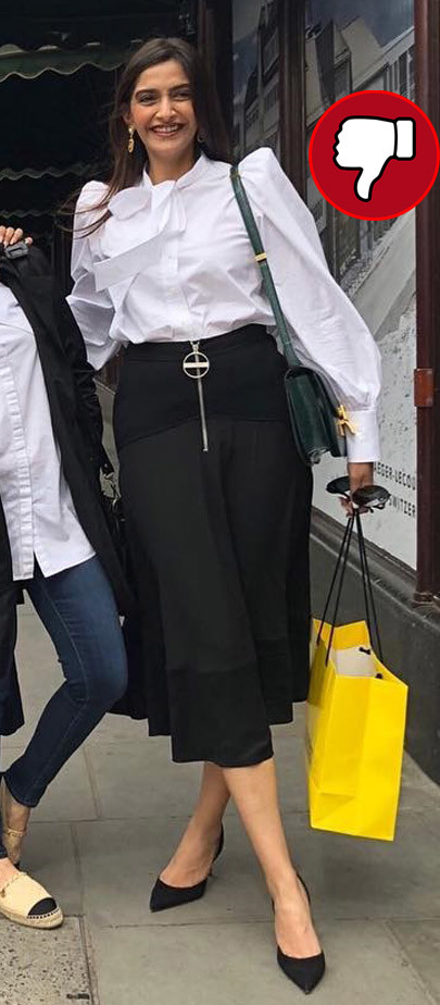 sonam kapoor snapped in london