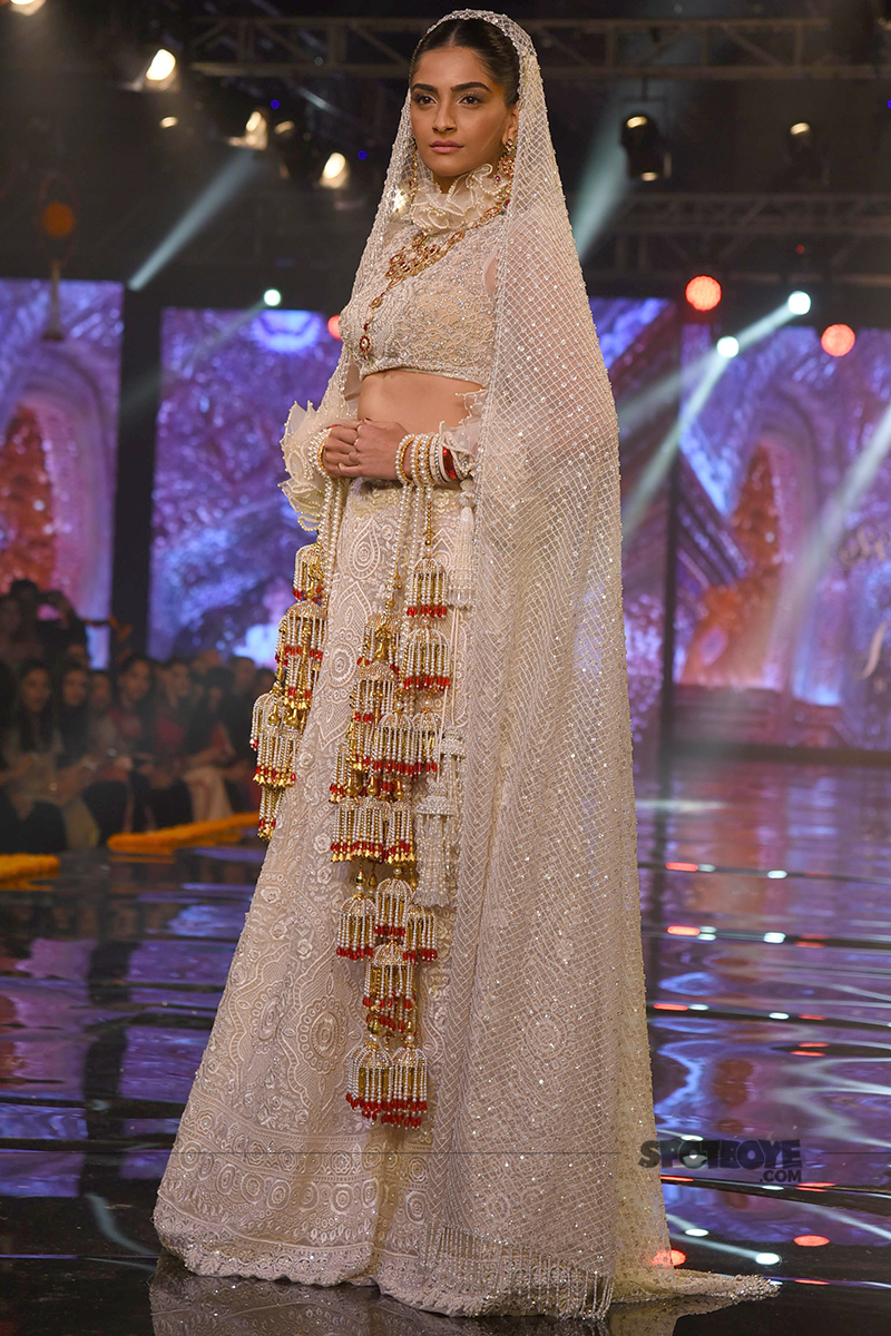 sonam kapoor walks the ramp for abu jani sandeep khosla