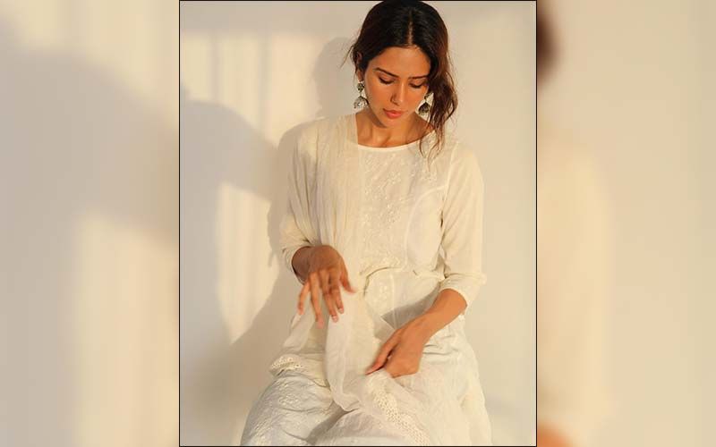 Sonam Bajwa Looks Ethereal In Her Latest Picture