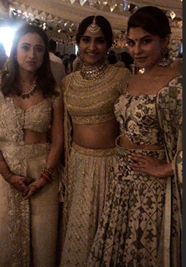 Sonam kapoor Anaita Adajania And Jacqueline Fernandez