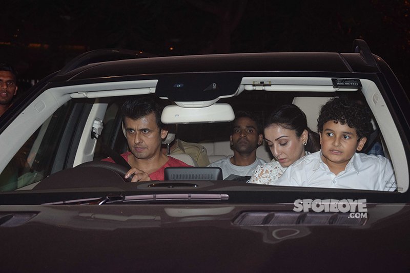 sonu nigam with his family
