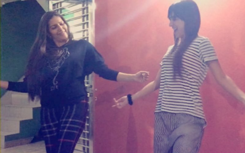 Bigg Boss 11 Ex-Contestants’ Reunion: Benafsha Soonawalla Follows Sapna Chaudhary’s BOLD Dance Moves