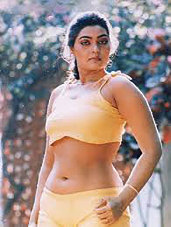 south indian actress silk smitha looking glamorous