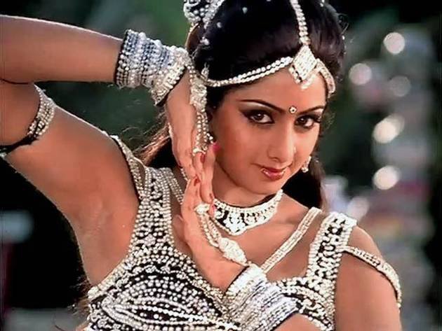 sridevi poses in himmatwala song