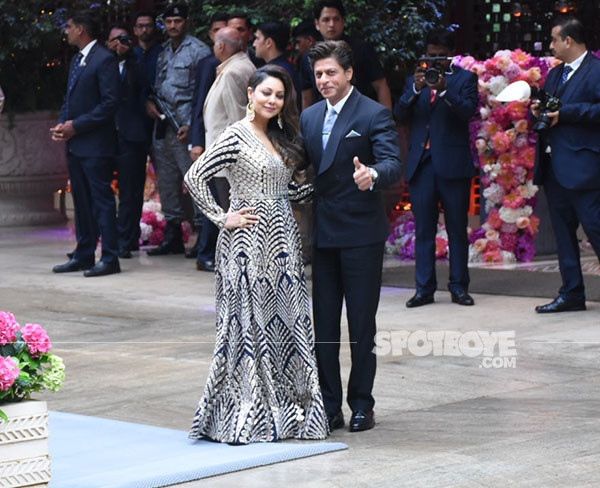 Shah Rukh Khan With His Gorgeous Wife Gauri Khan