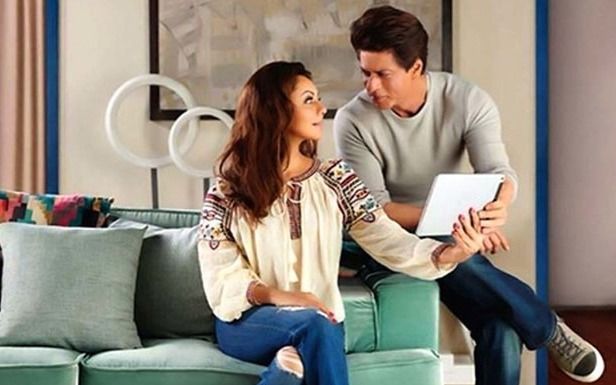 Shah Rukh Khan Poses A Question To Wife Gauri And She Has An Epic Reply To It