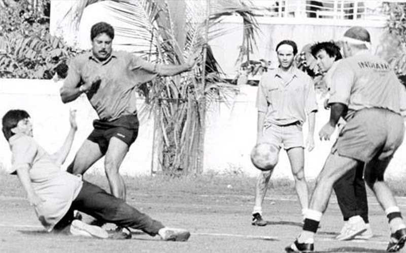Throwback To The Time When Shah Rukh Khan Played Football With Cricket Champ Kapil Dev; Rare Pic Goes Viral