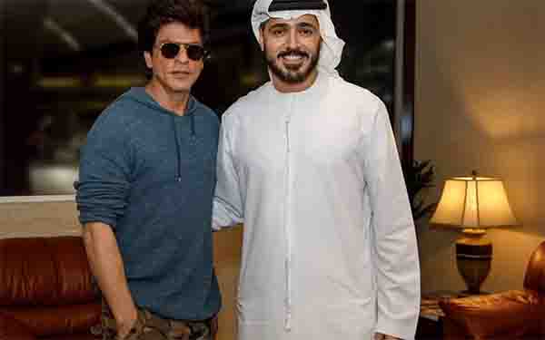 srk with dubai tourism ceo