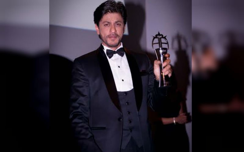 SRK wins Asian Award