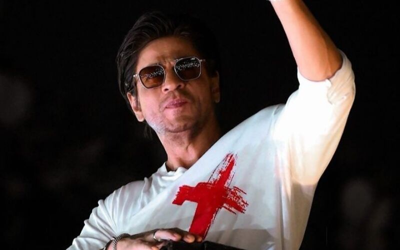 Shah Rukh Khan’s Hillarious Reply To Fan Saying His Name Is ‘The Synonym Of Love’ Takes Over The Internet- Read