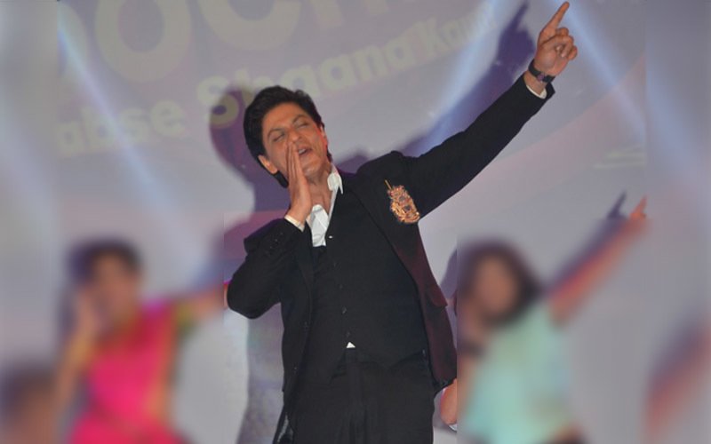 SRK Is Grooving To The New Chhaiyya Chhaiyya Mashup
