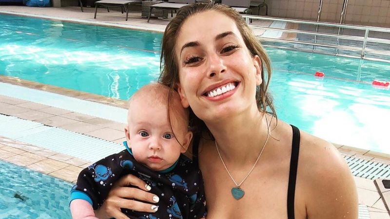 Stacey Solomon Flaunts Post-Pregnancy Stomach In A Bikini; Netizens Laud Her For 'Keeping It Real' While Sharing Her 'Mummy Tummy'