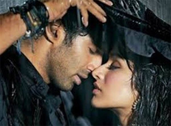 still from aashiqui 2
