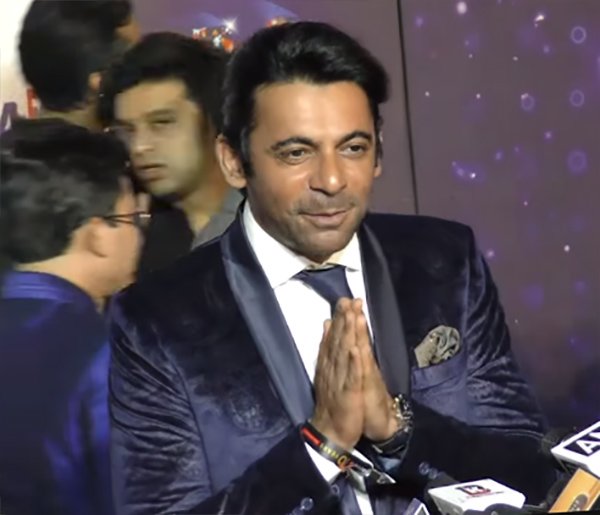 sunil grover evades kapil sharma question with folded hands and walks away