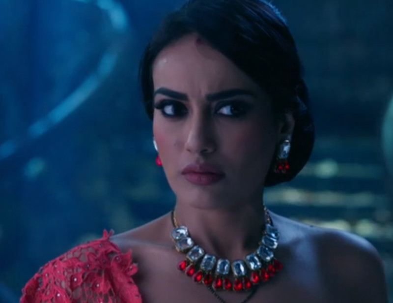 surbhi jyoti in naagin 3