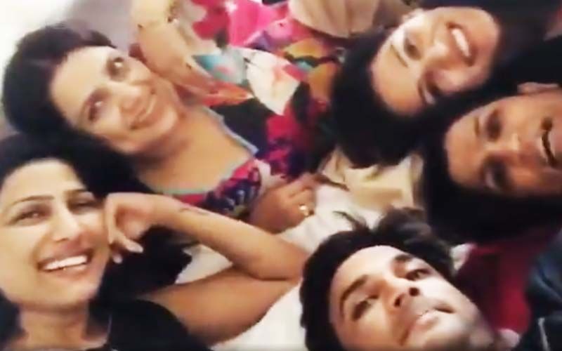 UNSEEN Throwback Video Of Sushant Singh Rajput Bonding With His Sisters Chanting DHONI Goes Viral, Contradicts Rumours Of Strained Relation Between Them- WATCH