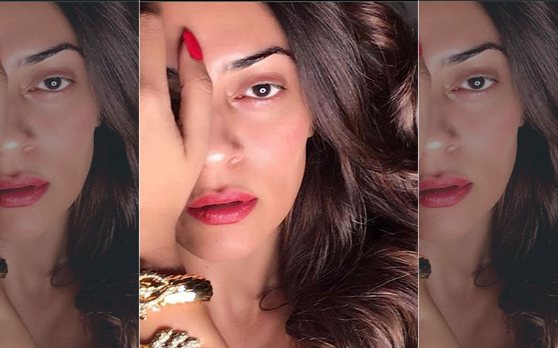 Sushmita Sen Goes Au Naturel In This Stunning Picture, Netizens Can't Get Over That Glow On Her Face