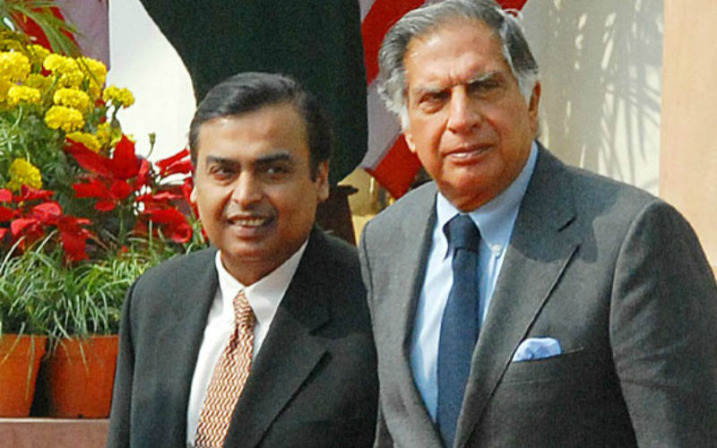 OMG! When Ratan Tata Took A Dig At Mukesh Ambani For Living In Luxurious House Worth Rs 15,000 Crores-Here’s What He Had Said!