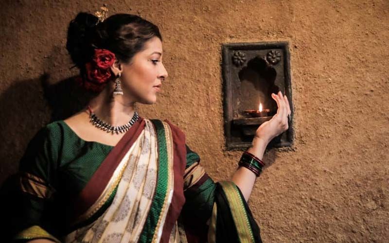 Tejaswini Pandit Shares A Mesmerizing Throwback Picture In A Traditional Marathi Attire