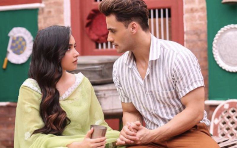Teri Gali: Ahead Of The Song Release, This Picture Featuring Asim Riaz And Barbie Maan Is A Total Tease