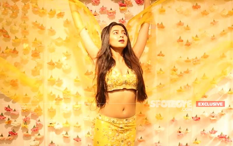 Happy Diwali 2019: Tejasswi Prakash’s Last-Minute Outfit Shopping With SpotboyE.com- EXCLUSIVE