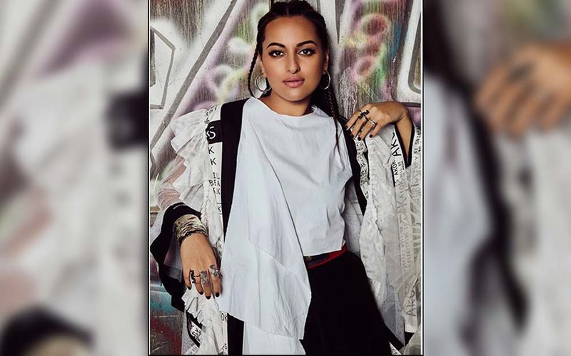Sonakshi Sinha DEACTIVATES Twitter Account But We Can't Get Over The Dabbangg Girl's Coolest Pictures On The Internet; Check Them Out Now