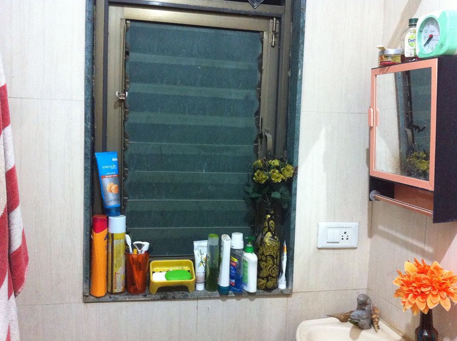 the bathroom from where arpita allegedly jumped