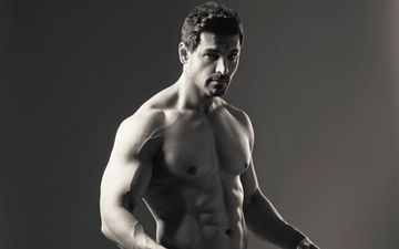 बॉक्स ऑफिस पर नहीं चली RAW, लेकिन अगले 5 सालों की पूरी तैयारी करके बैठे हैं जॉन अब्राहम