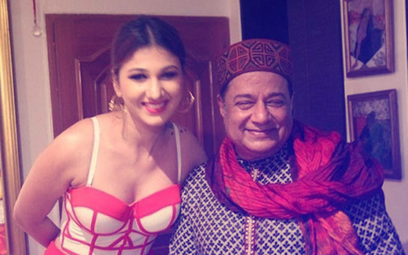 Bigg Boss 12 Unseen Footage: Jasleen Matharu Does Not Want To Share Bed With Anup Jalota