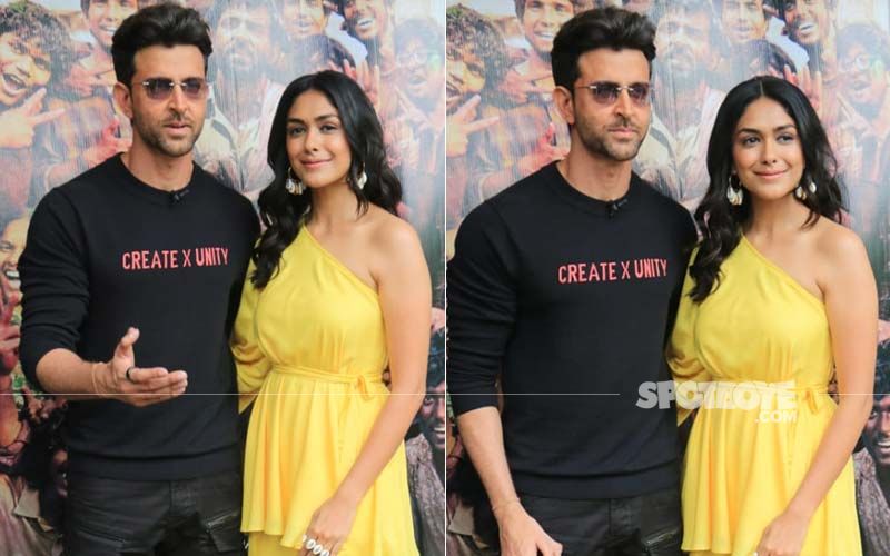Super 30 Stars Hrithik Roshan And Mrunal Thakur Look Glamorous As They Promote Their Upcoming Film