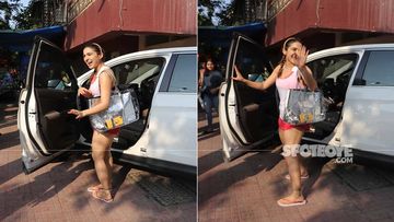 Sara Ali Khan Greets Her Fans With Folded Hands And Wins Us Over; The Actress Is Surely A People’s Star