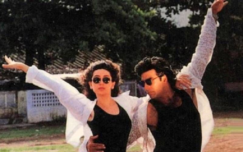Karisma Kapoor Has No Recollection Of The Time When THIS Picture With Akshay Kumar Was Taken; Can You Help?