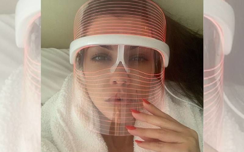 Kourtney Kardashian Is Obsessed With LED light Masks To Keep Her Skin Glowing, Dare To Try?