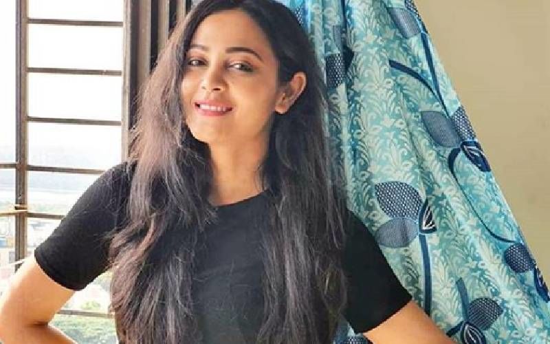 Yeh Rishtey Hain Pyaar Ke's Kuhu Aka Kaveri Priyam's Instagram Account Gets Hacked; Notices 'Unusual Activities' On Her Wall