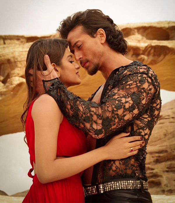 tiger shroff nidhhi agerwal romancing in munna michael