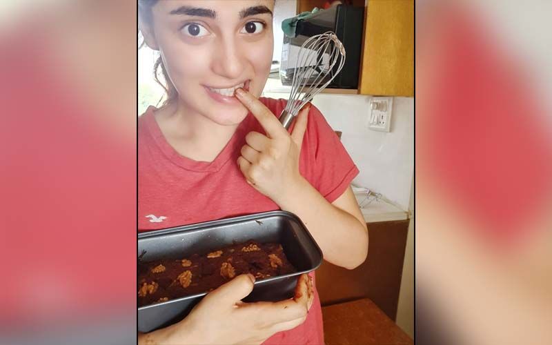 Angrezi Medium Star Radhika Madan Brings Out Her Inner Chef During Self-Quarantine; Bakes Some Mouth-Watering Brownies