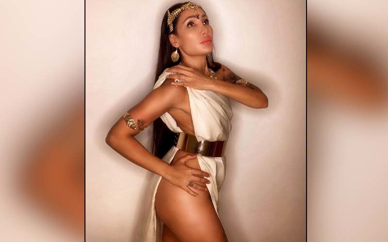 Times When Controversy Queen Sofia Hayat Went Almost Nude For The Lens- PICS