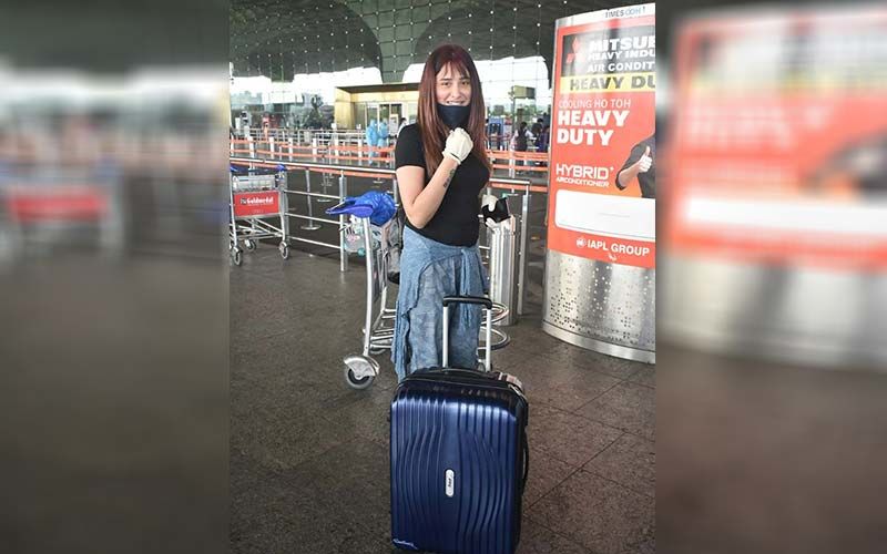 Bigg Boss 13’s Mahira Sharma Heads To Delhi To Resume Work Amid COVID-19; Spotted At The Airport