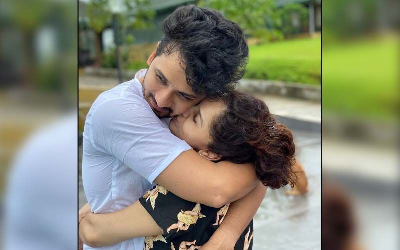 Abhijeet And Sukhada Khandkekar's PDA On Social Media Is So Adorable That You Can’t-Miss It!