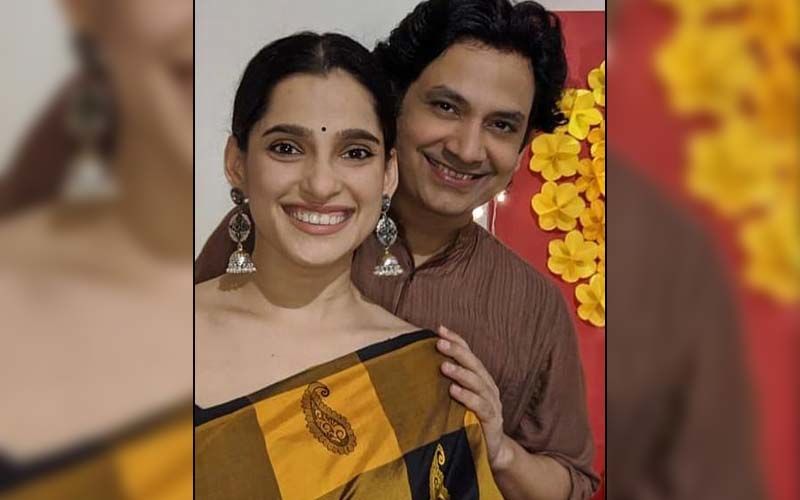 Navra Bayko Ani Ti: Umesh Kamat And Priya Bapat's New Romantic Ad Film Now Streaming On Mirchi Marathi