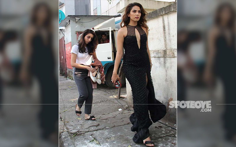 Mira Rajput Looks Hot As Hell As She Arrives In Bandra For A Photoshoot