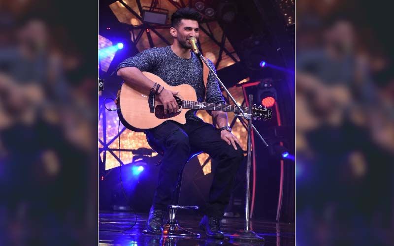 Indian Idol 11: Aditya Roy Kapoor Steals The Show With His Impromptu Gig; Takes Us Back To Aashiqui 2 Days