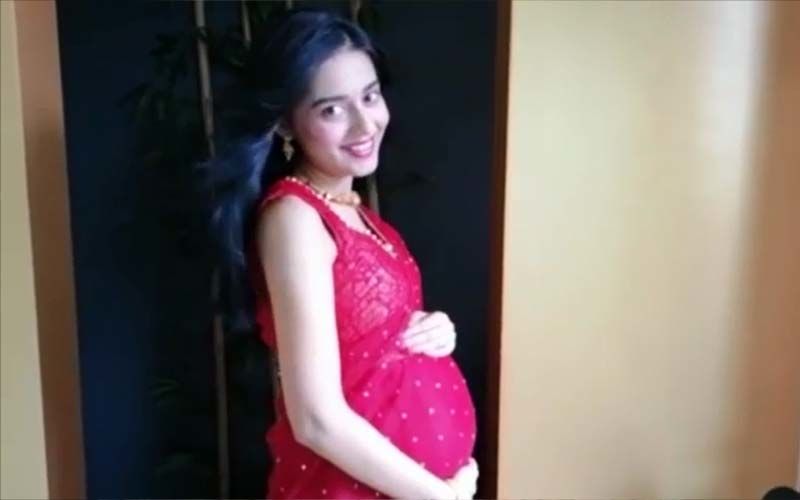 Heavily Pregnant Amrita Rao Looks Breathtaking As She Dons A Gorgeous Saree On Maha Ashtami