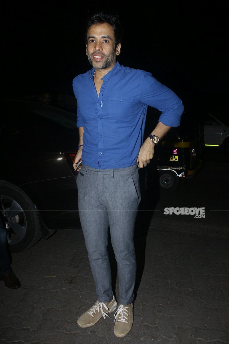 tusshar kapoor plays it safe in blue and grey